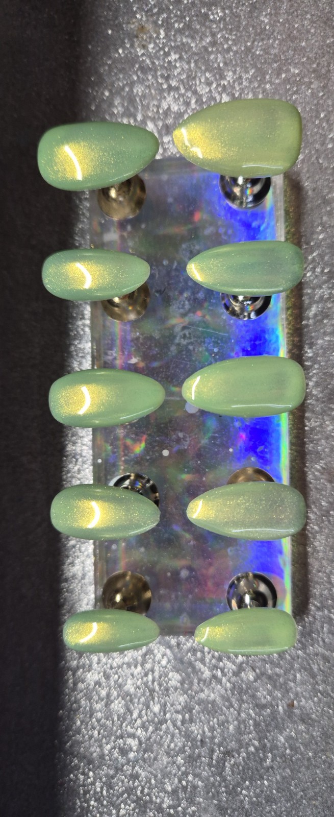 Green/Yellow Color Changing Almond Press-On Nails Set Pre-Designed Full