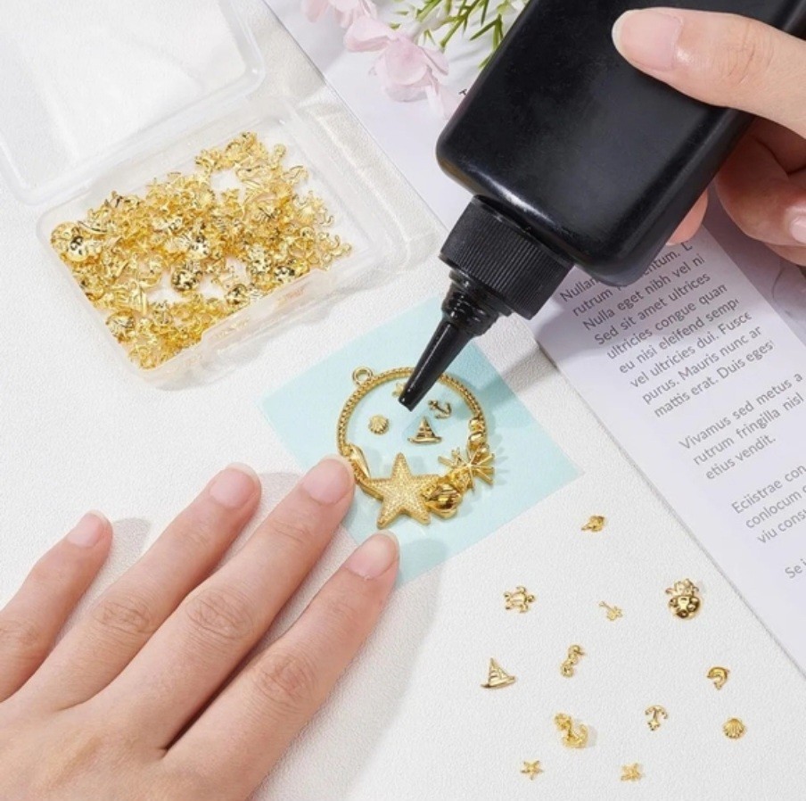 NWT NAIL ART DESIGN MULTICOLORED MIXTURE FLAT METALLIC FOIL LUXURY LOGO SEQUINS