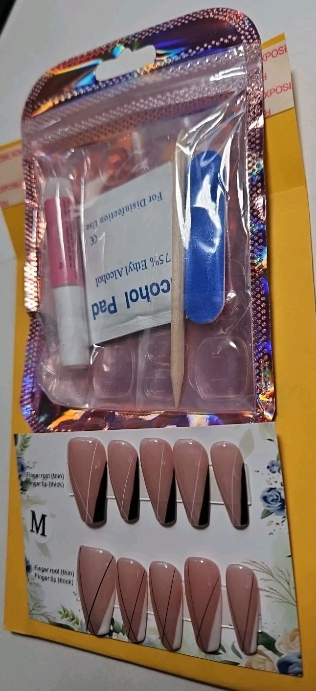 Nails 10PCS Long Medium Square Pink With Black & White Side French Nails