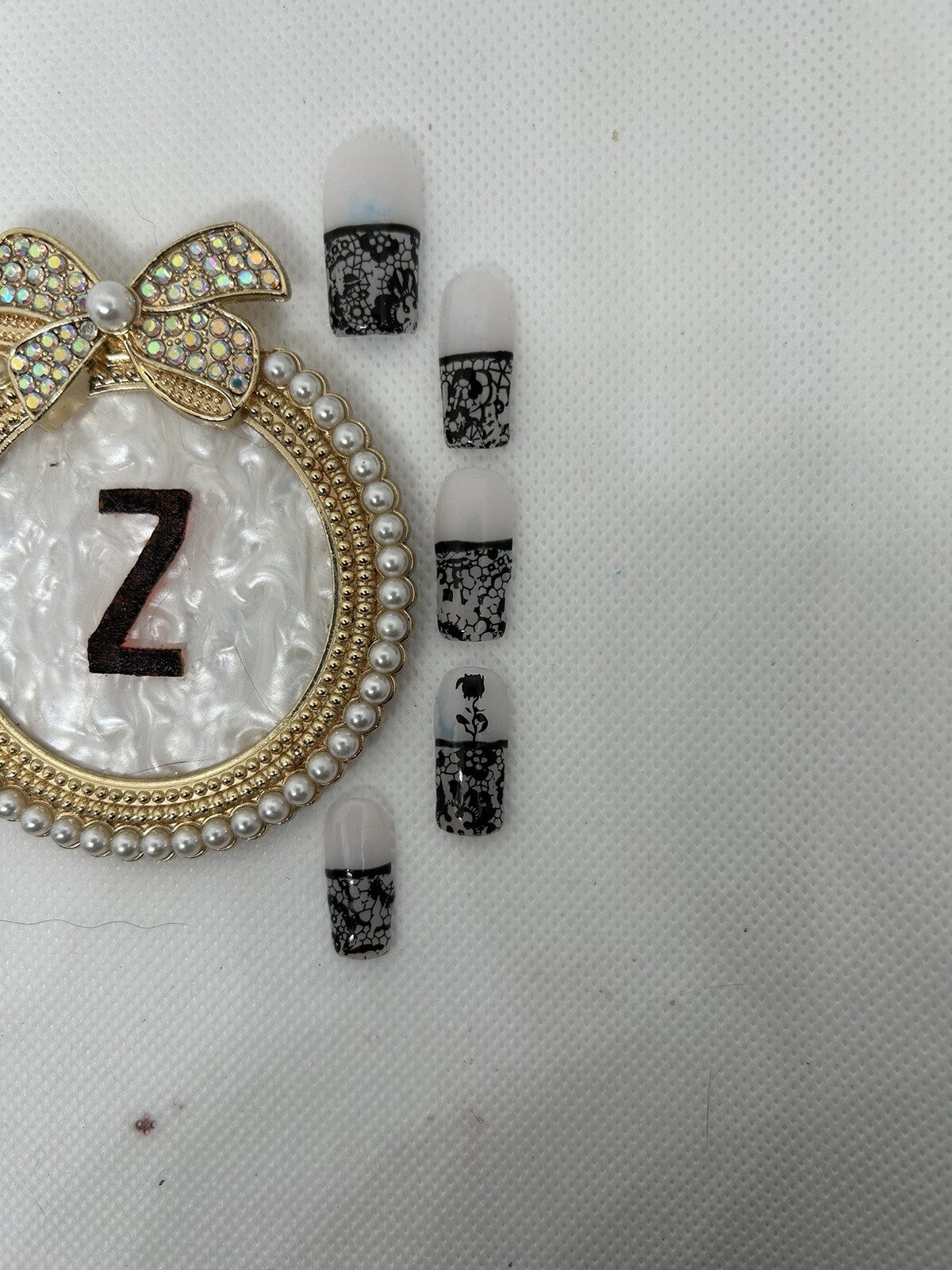 Z NAILZ! Gorgeous Handmade Milky White W/Black Lace Press On Nails