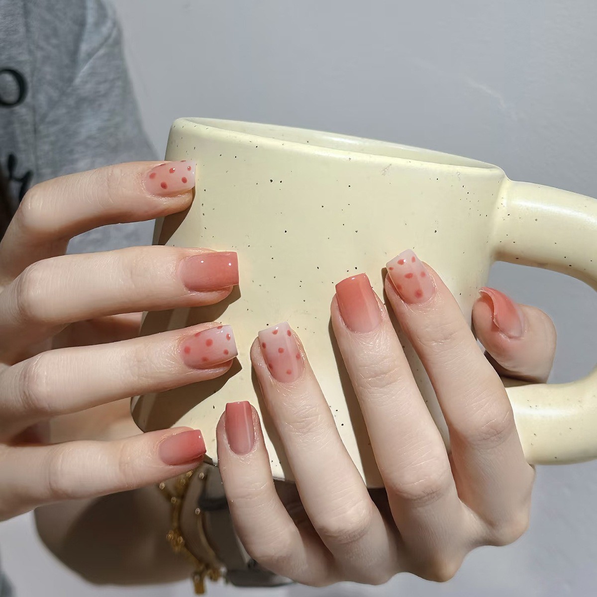 48pcs Short Square Press on Nails, Peach Gradient Red Dot Gentle Casual Nails