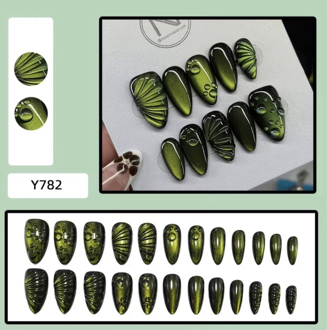 @maenosnails Metallic Green & Black Almond Press-On Nails Full Cover Y782
