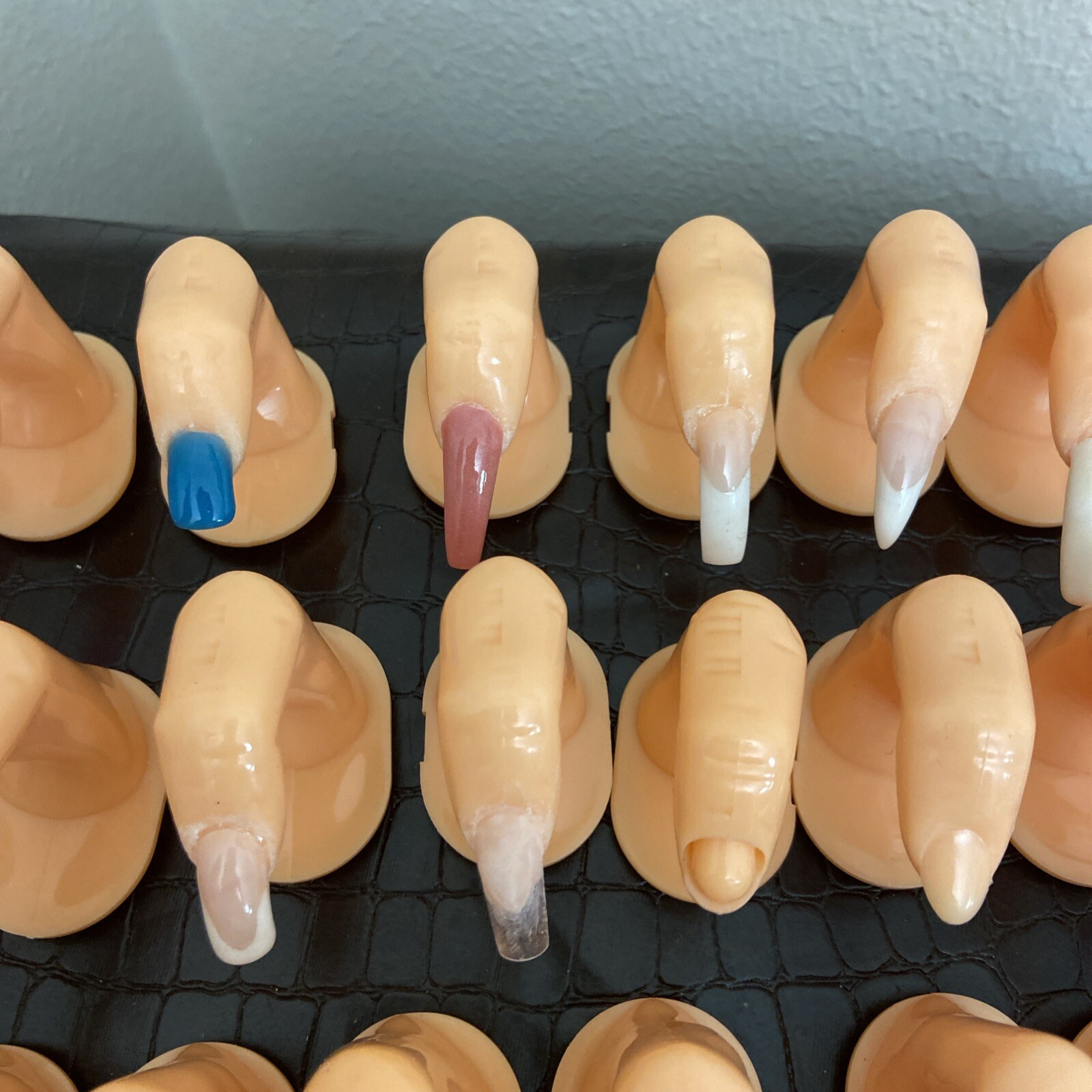 Give Set Of 36 NAIL ART DISPLACE, NAIL ARTS DECORATION STAND, or PRACTICE,