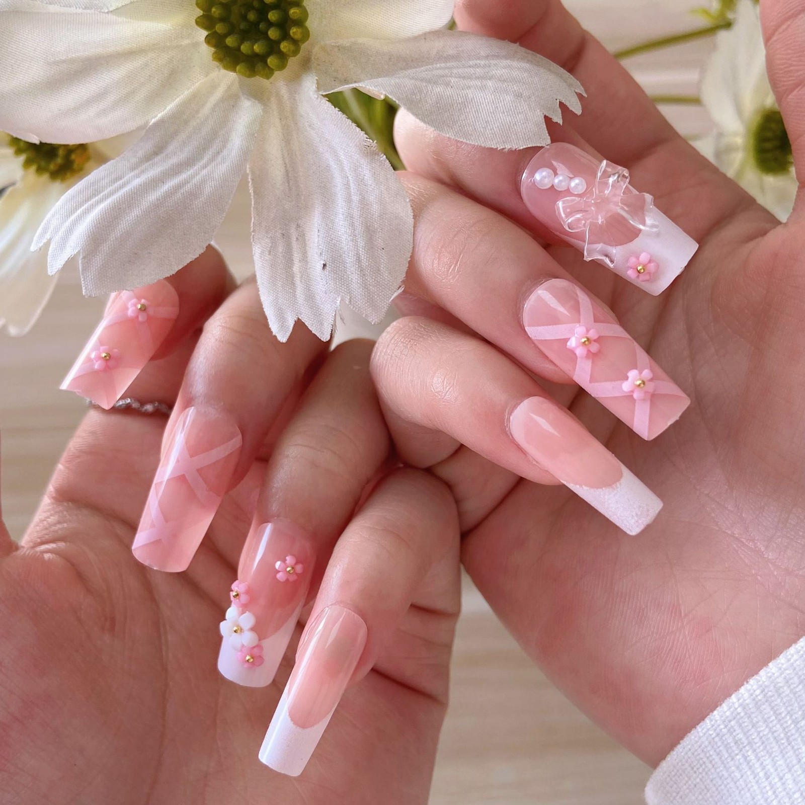24x French Press on Nails Medium Rhinestone Pink Fake Nails Almond Bling Glossy