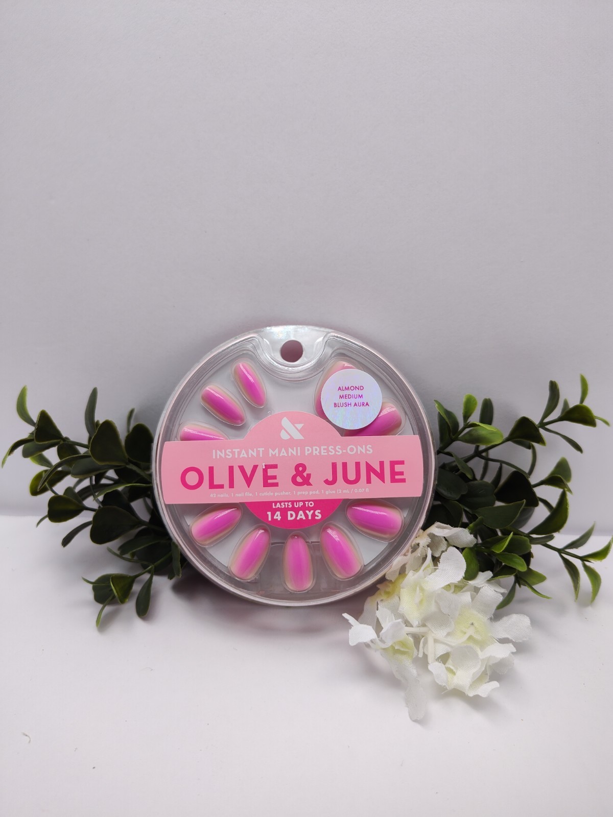 Olive & June press on nails Almond Medium Blush Aura 14day See Pictures Of Pckg