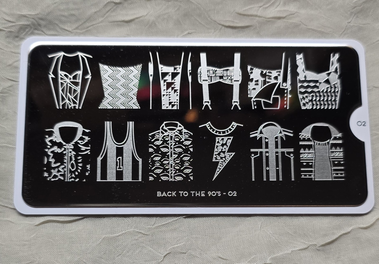 MoYou-London Back To The 90’s 02 Nail Stamping Plate Retro Outfits Clothes Shirt