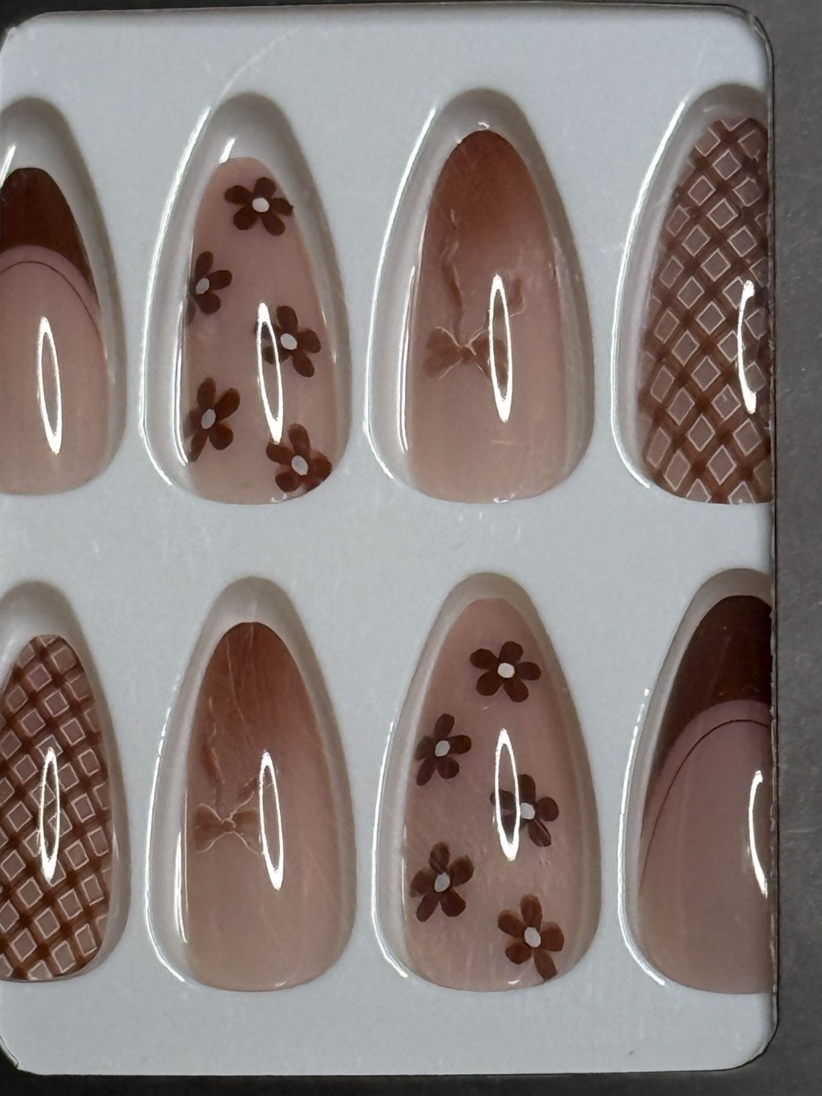 Ladybird Fashion Nails Press On False Nails Nude Brown Floral Plaid 12 Pc