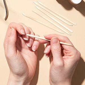100 Pieces Disposable Wooden 4.33 x 0.15 inch Manicure