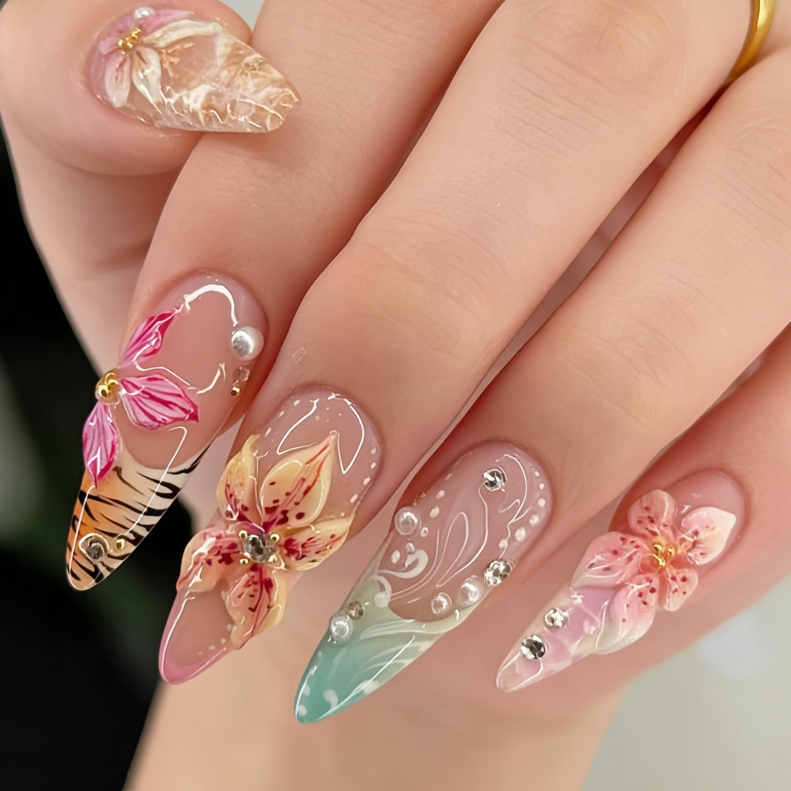 24Pcs Long Press on Nails Almond French Tip Fake 2.5*2.5*0.3, Multicolor