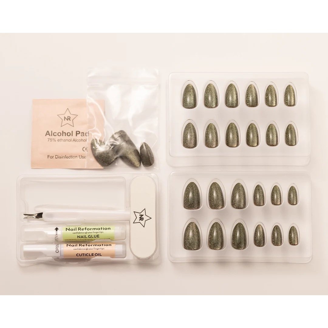 Nail Reformation Confidence at Your Fingertips 32 Piece Press On Nails Glitter