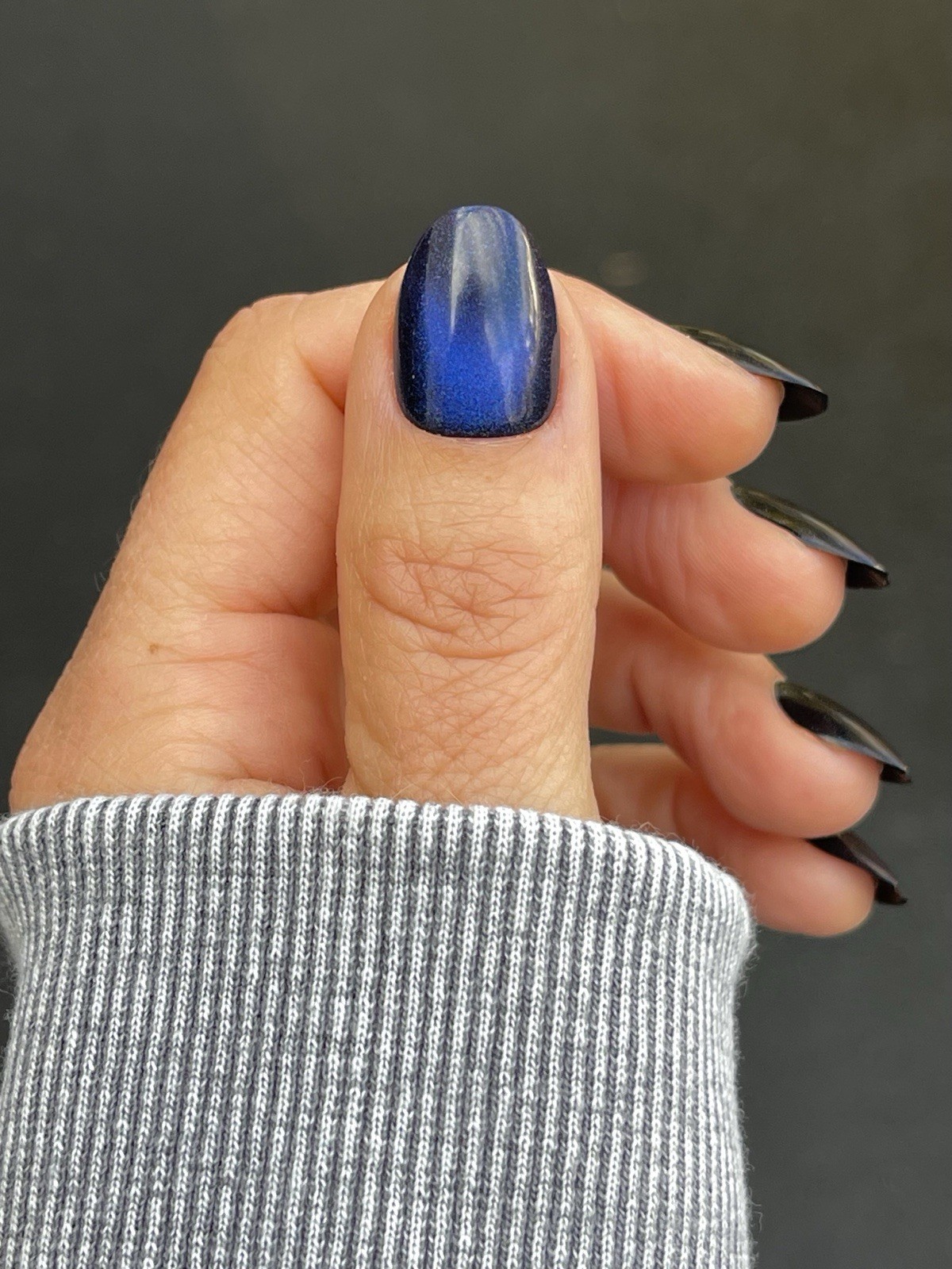 Red Aspen Press-On Nails Marley’s Midnight Muse Short Almond Blue Cat Eye Glue