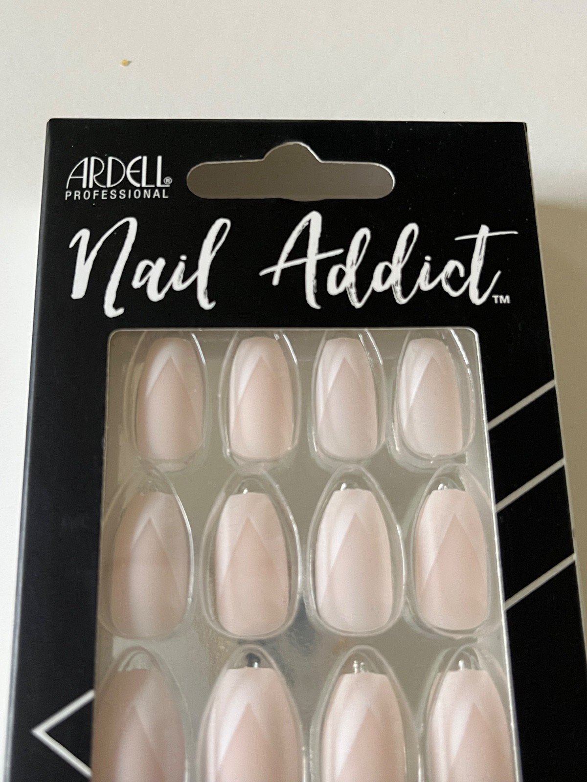 Nail addict ARDELL French include 28 nails,glue and cuticle stick