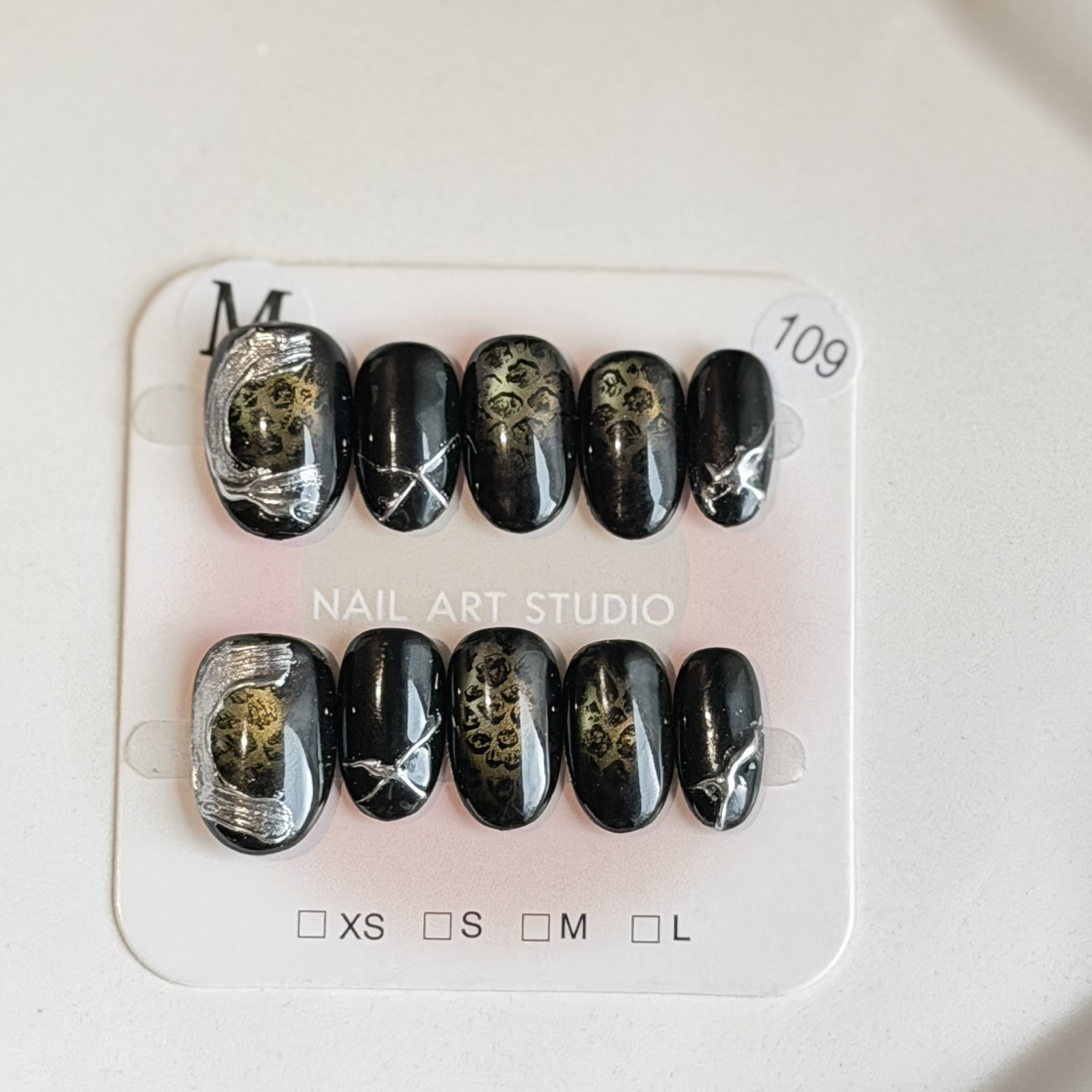 Unique Handmade Press-On Nails Size M | One of a Kind Set, Reusable 109