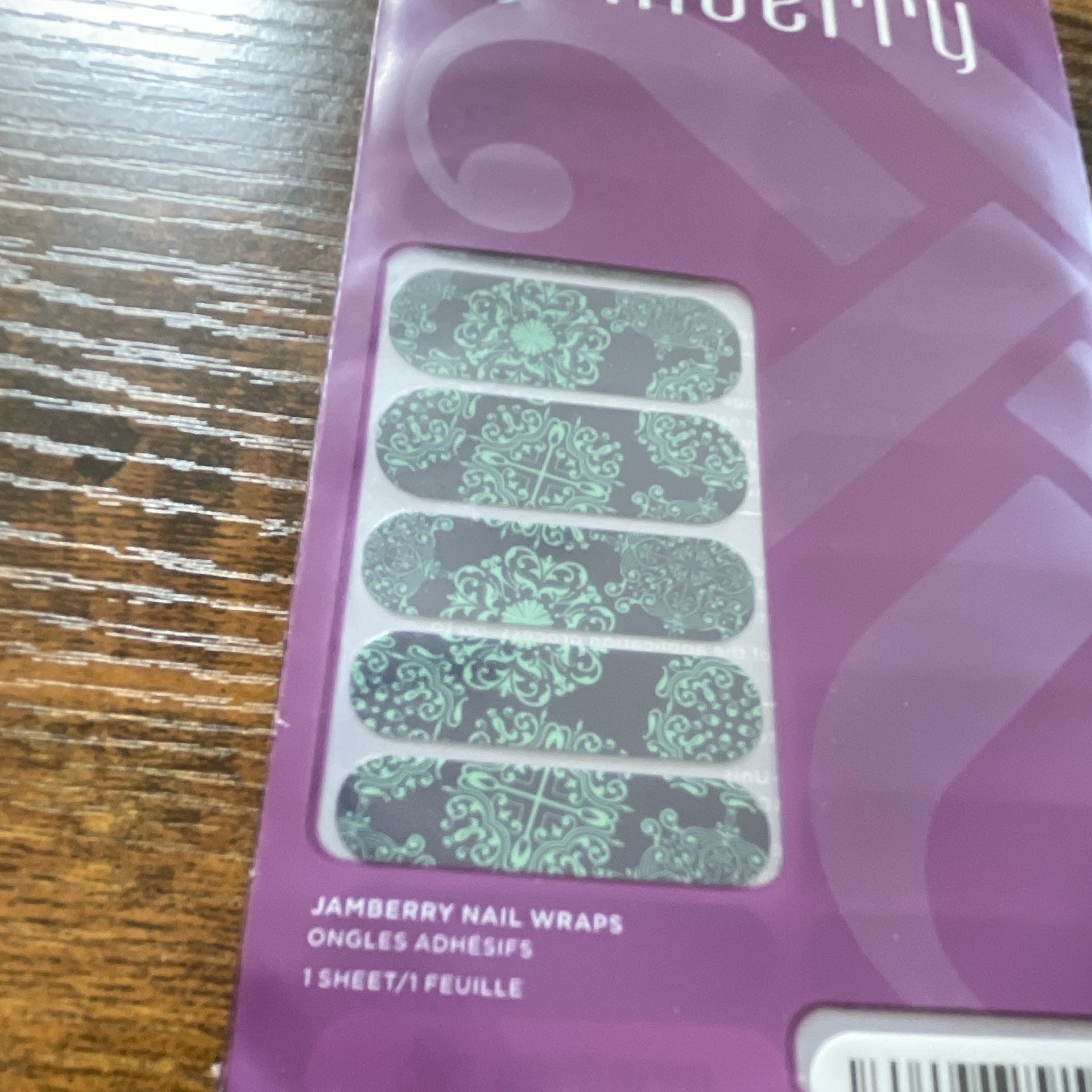 Jamberry Self-Adhesive Glossy Nail Wraps Black/Green Damask Nail Art Sheet