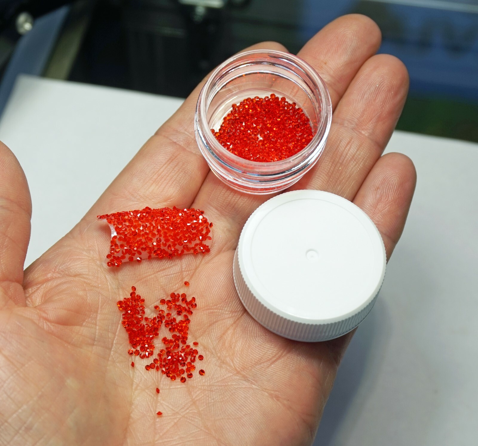 RED PREMIUM CRYSTALS FOR NAILS 1000 Pixie Crystals Nail Art Small Gift For Women