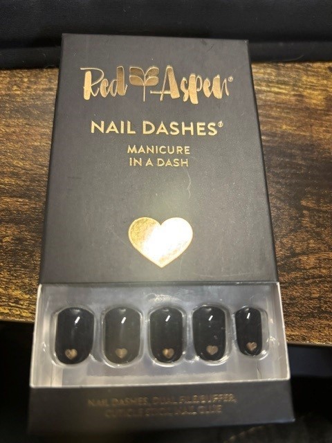 Red Aspen Nail Dashes Gabby’s Got A Heart Of Gold Short Square