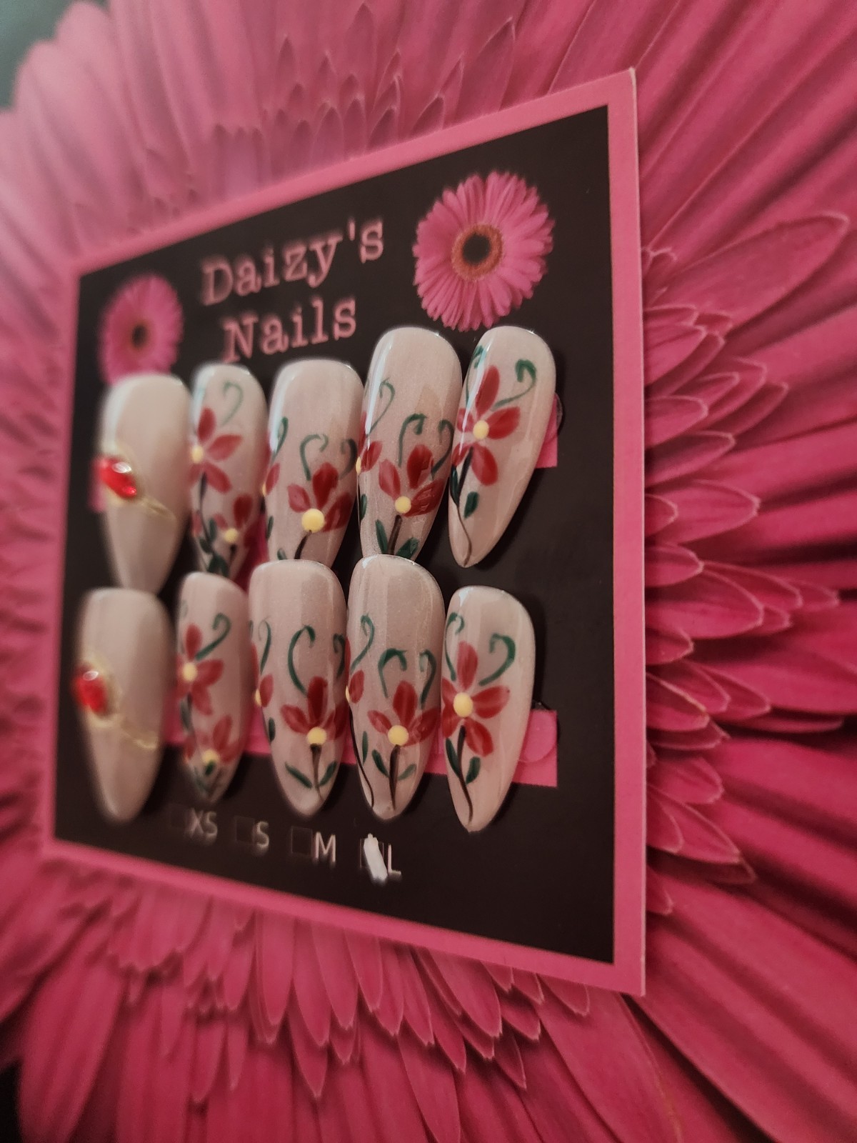 Large Size Red Daisy Flowers Press-on Nail Set Handmade Almond 2.5 Cm Length