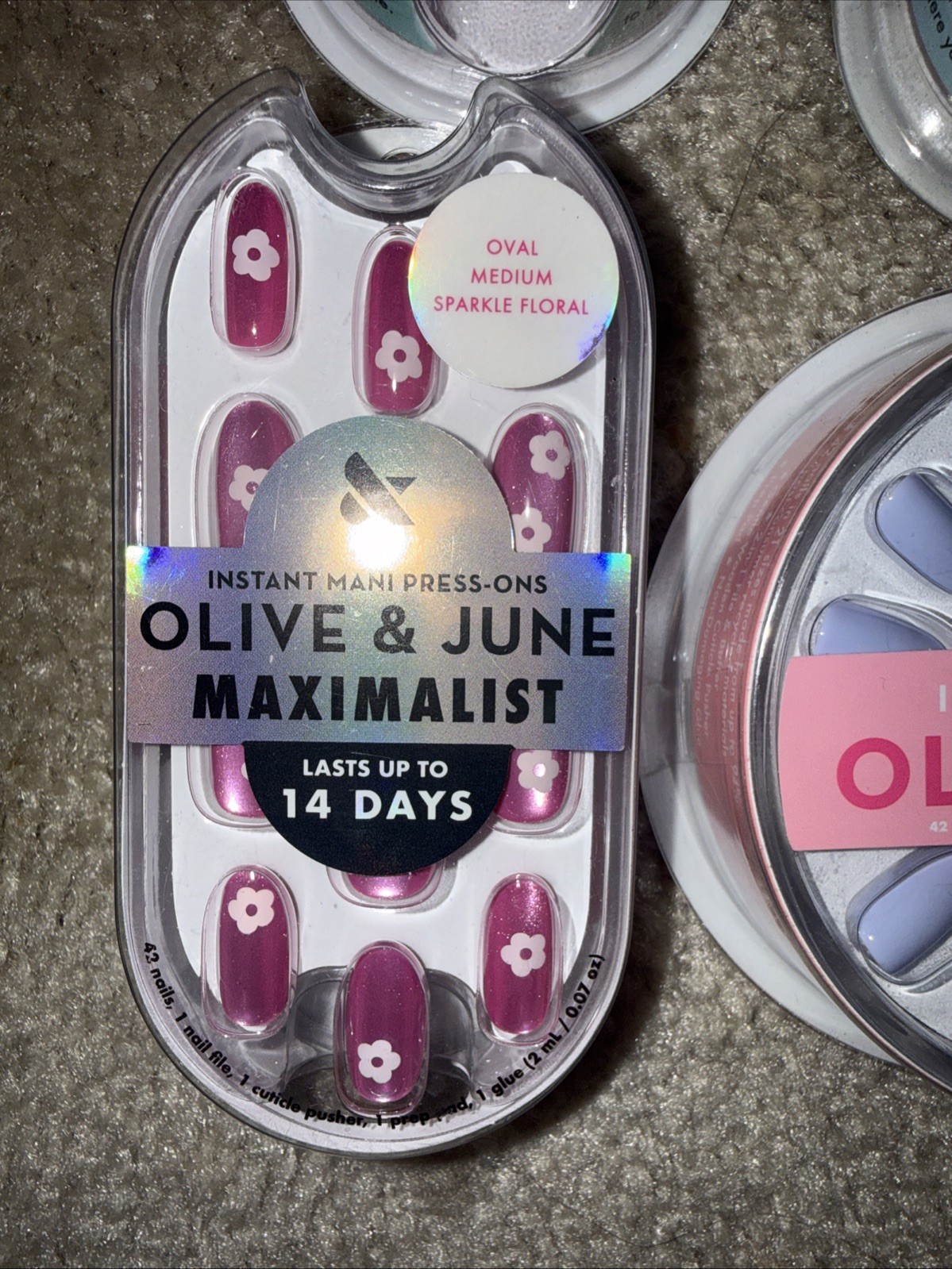 Olive And June Instant Mani Press Ons. Size Medium Lot Of 4