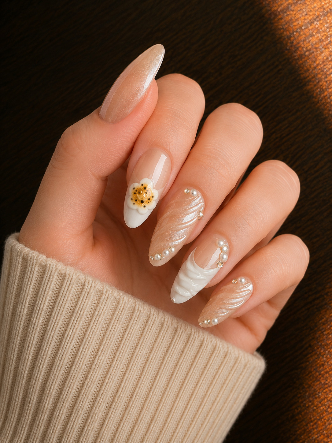 Sunny Side Daisies Press-On Nails | French Tip | Medium Almond| 10-Piece Set