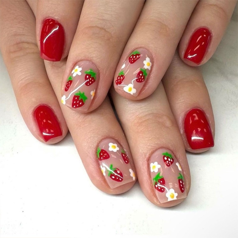 24x/Box Lovely Strawberry False Nails Short Press On Nails Full Cover Nail Tips