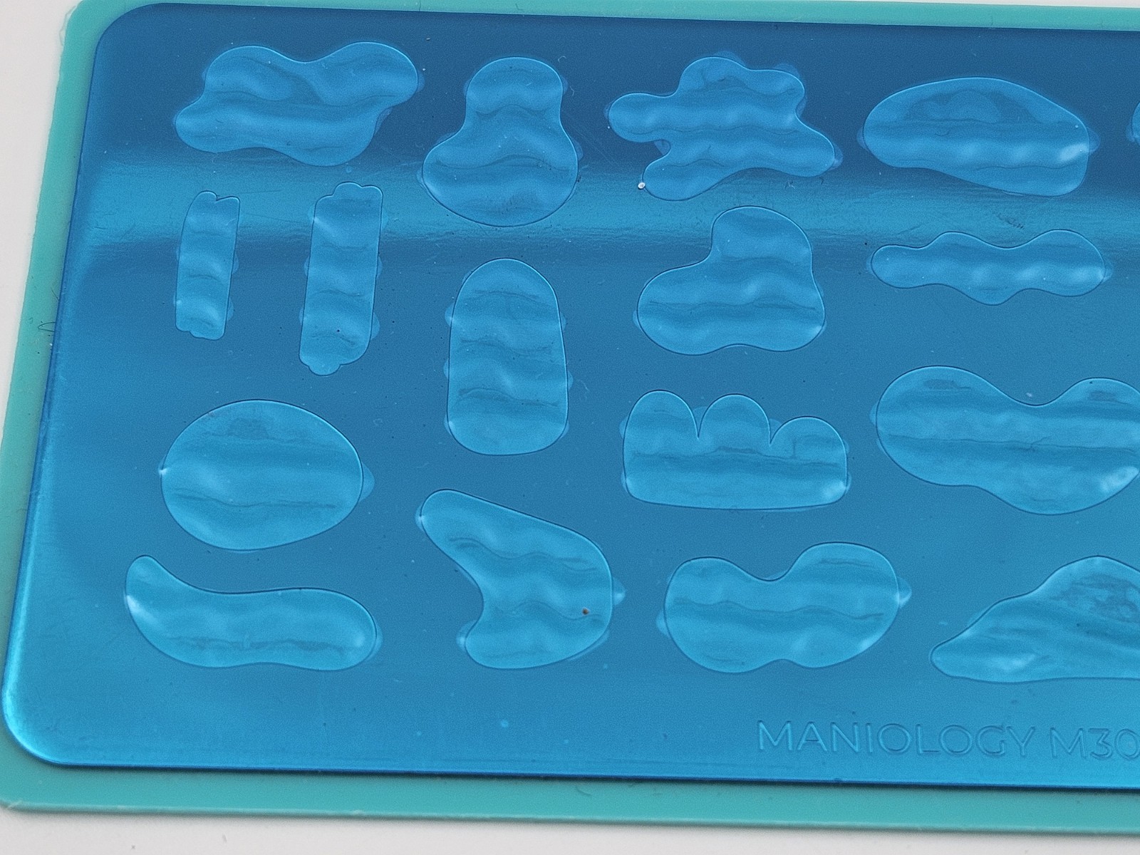 Maniology M300 Blob Pattern Puddle Party Nail Stamping Plates