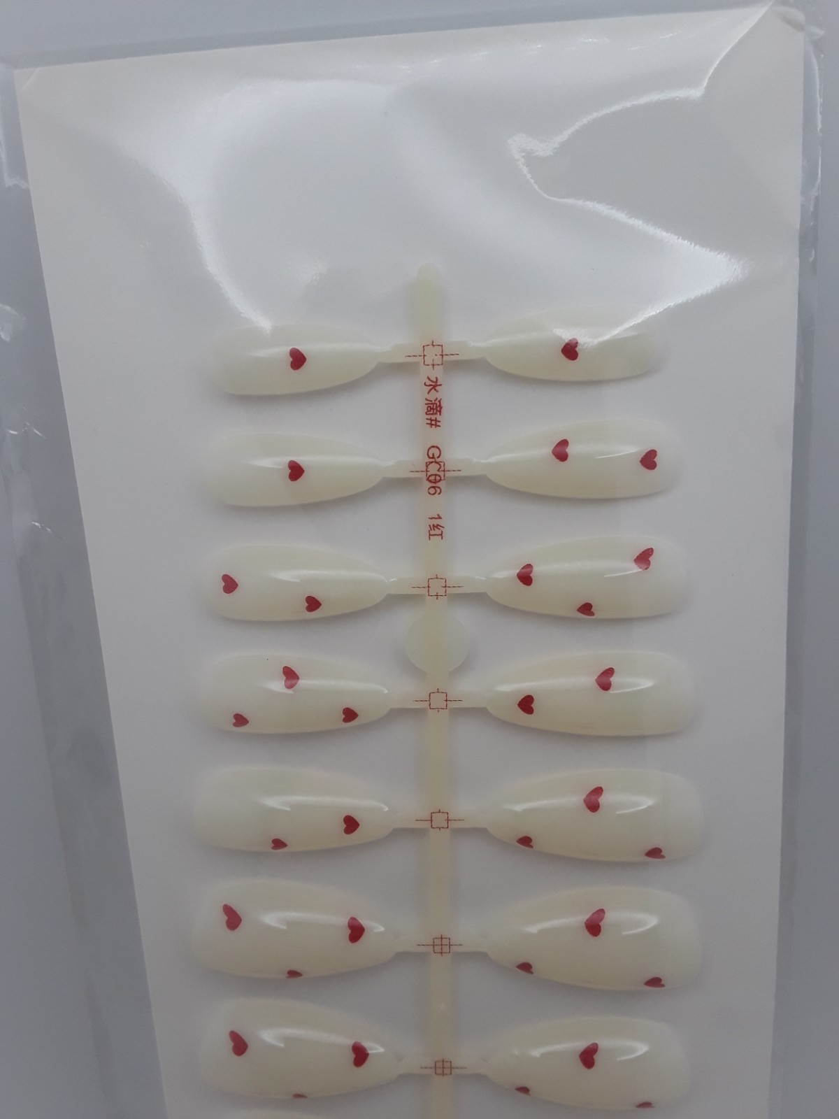 Trendy Red Hearts Cream Colored Reusable Press-On Nails Medium Length 24 Pieces