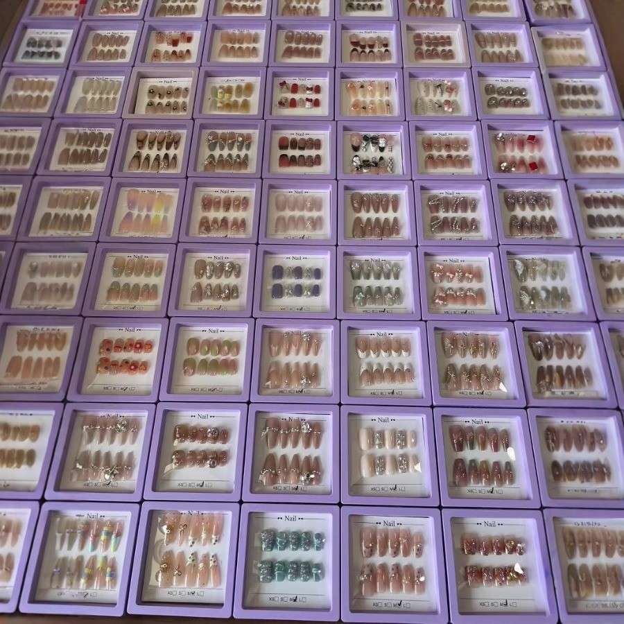40pcs Mixed Color Random Square Patch Nail Set, Handmade Elegant White French