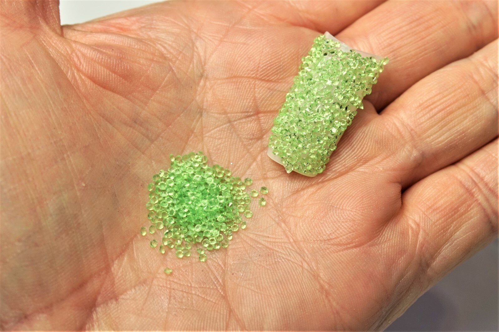 PREMIUM GREEN CRYSTALS FOR NAILS 1000 Pixiecrystals Nail Art Small Gift