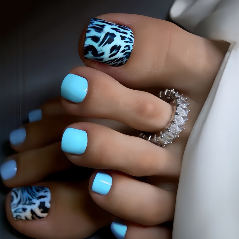 48pcs-Bright Blue Leopard Print Fake Toenails, Glossy Short Square Press on Tips