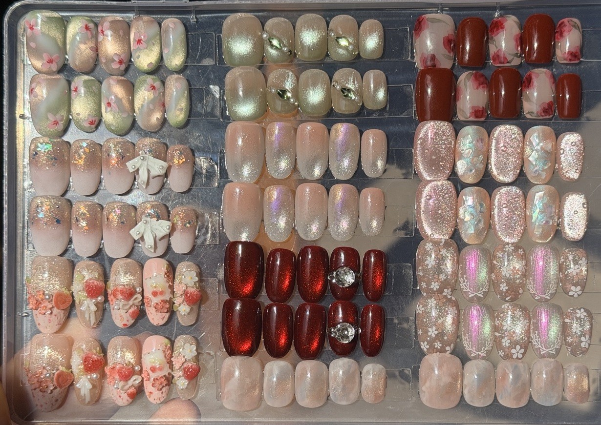 USED press on nails short handmade with box, slightly used, 20 sets, size M
