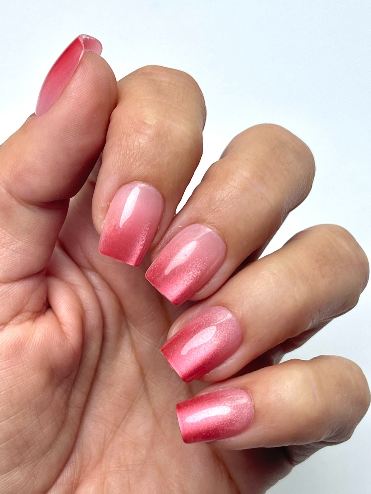 Red Aspen Press On Nails Set – Short Coffin Calida Ombre Gloss Finish