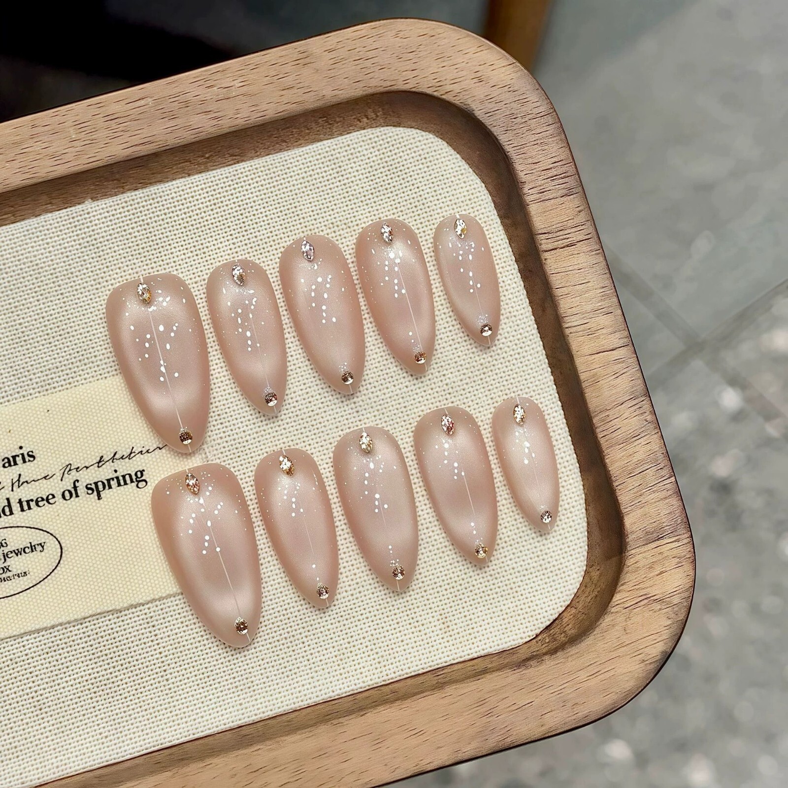 10pcs Handmade Nude-Pink Cat-Eye Rhinestone Press on Nails, Medium Almond S/M/L