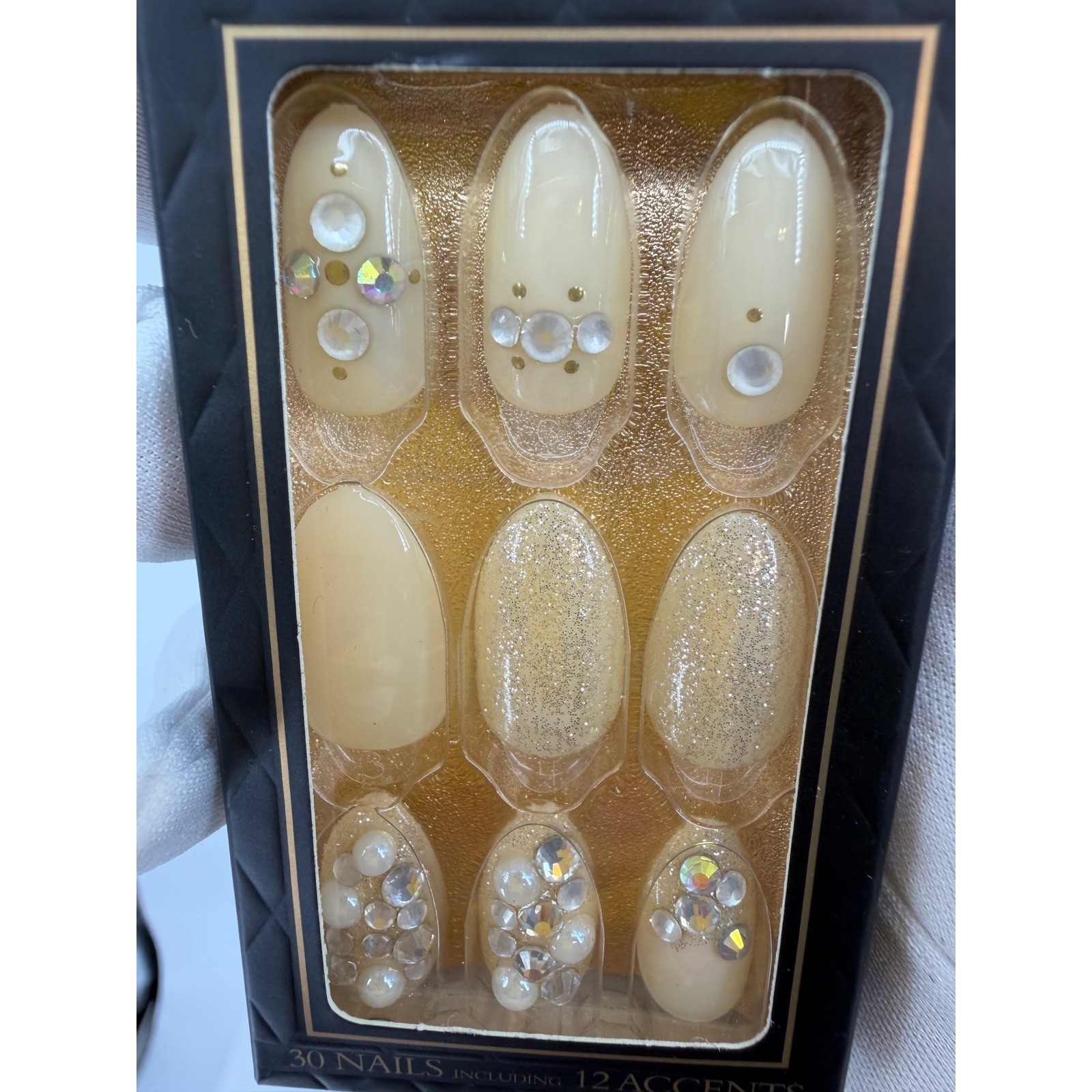 imPRESS Couture Collection Press On Manicure 30 Nails 12 Accents Luxurious 93-32