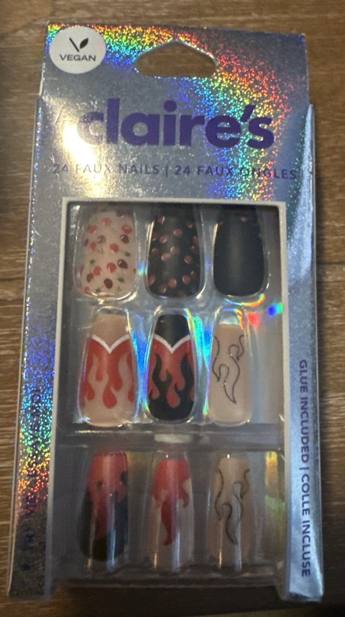 new ~ CLAIRE’S ~ 24-faux ~ NAILS ~ false ~ FLAMES ~ black/red ~ CHERRIES