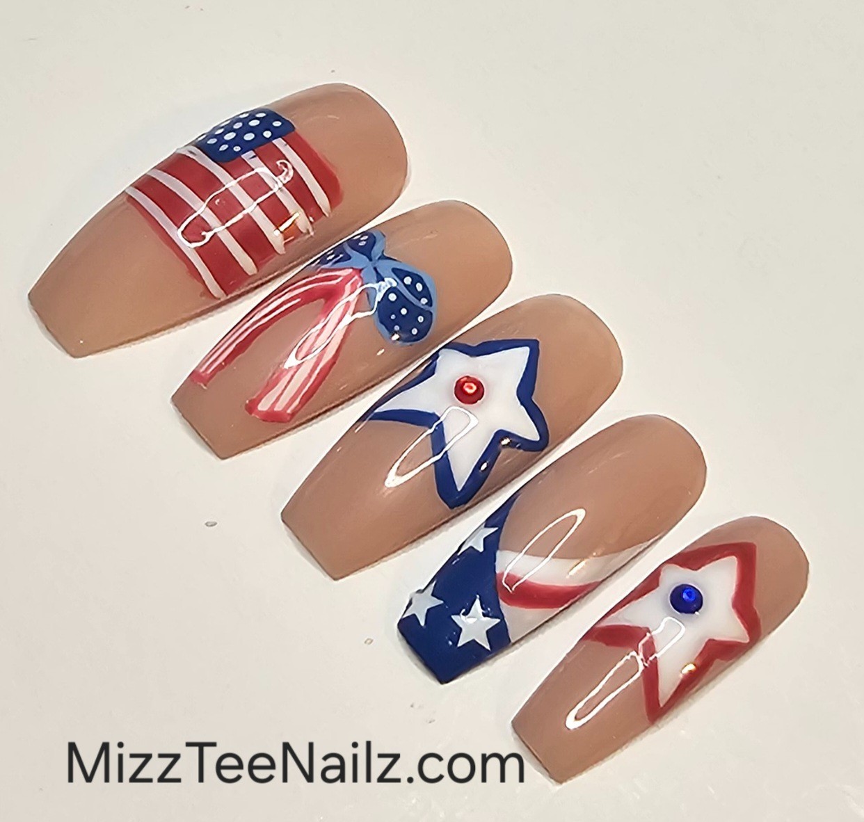 Press-On Nail Set # 106: Freedom