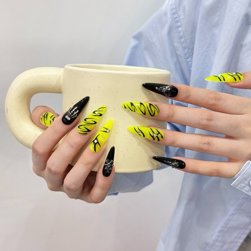 Long Ins Style Press On Nails Green Black Contrast Color Reusable False Nails