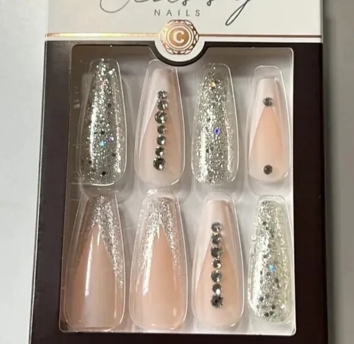 KISS Nails Premium Classy Trendy Shape & Style XL 30 Nails