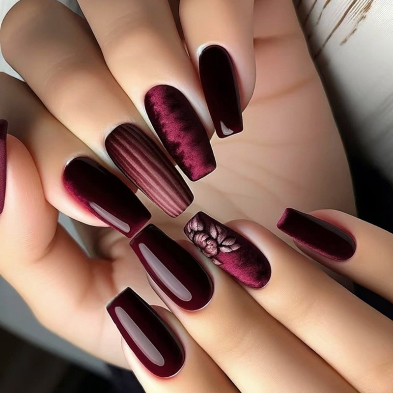 24pcs French Press on Nail with Floral and Stripes False Nail For Any Occasion