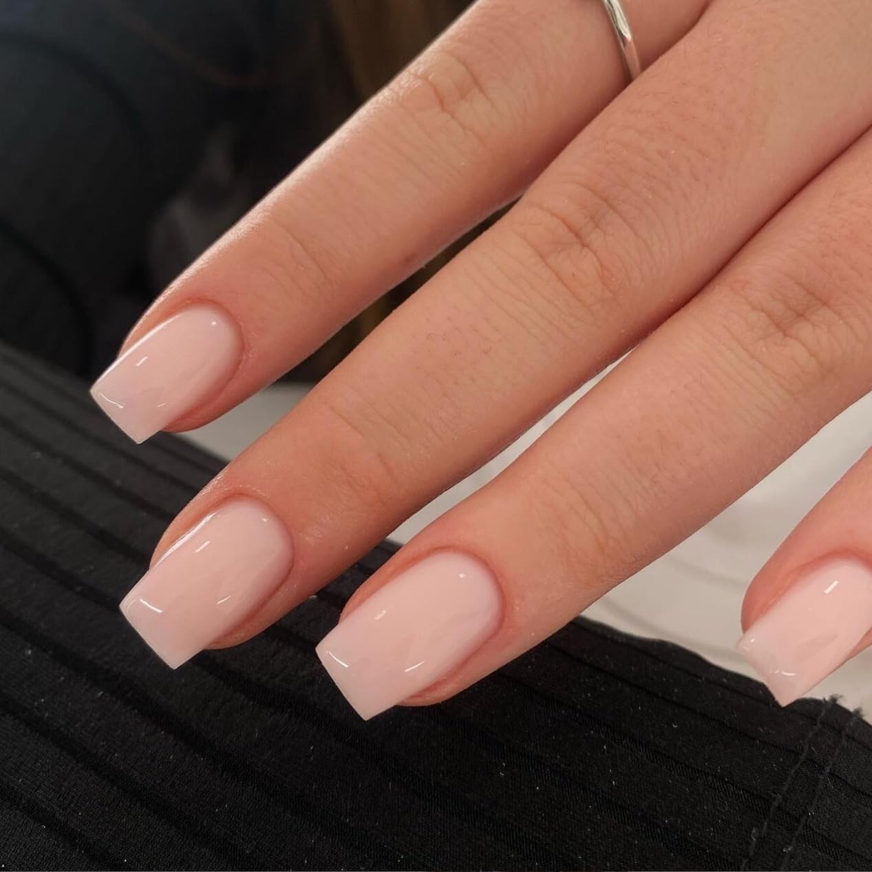 KQueenest 30 PCS Pale Pink 30 pieces short Medium, square glossy pale pink