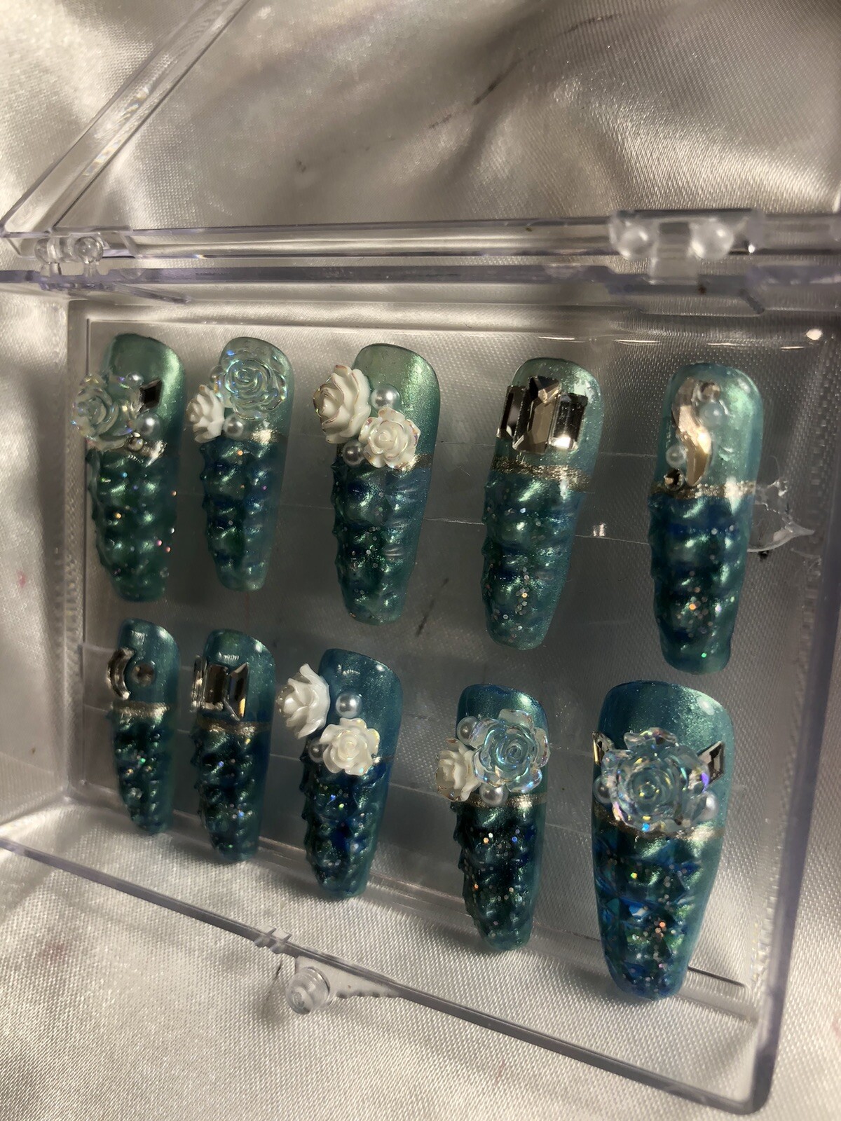 Z NAILZ! Z CLAWZ! Gorgeous Aqua Alligator Textured Press On Nails With Flowers