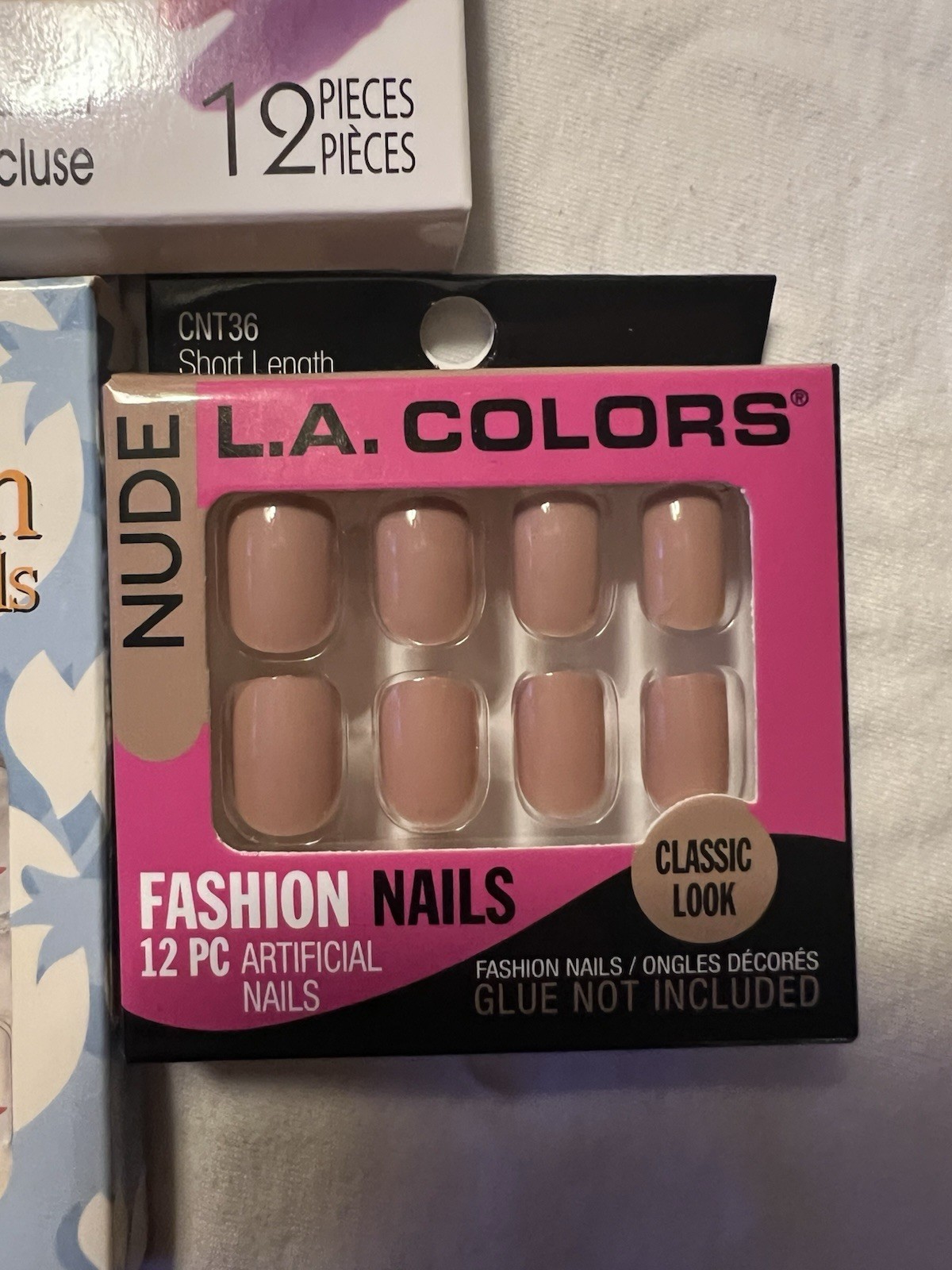 Variety Of Artificial Fingernails With Free Nail Glue