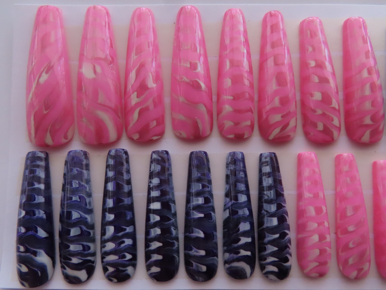 XL Purple Pink White Wavy Illusion Square Coffin Press On Nails (20)
