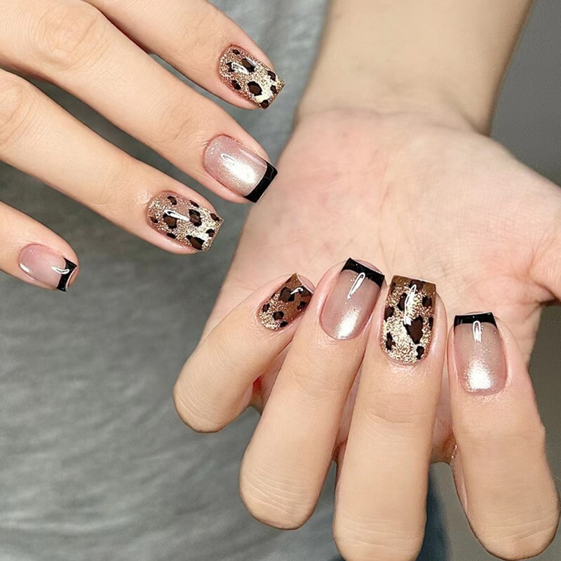 10Pcs Short Square False Press on Nails French Leopard Print Fake Nails (Size M)