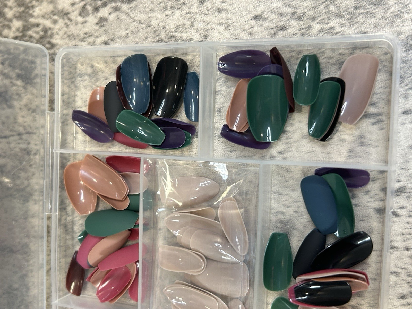 Ladying Press On Nail Set w/ Nail Glue Multiple Sizes & Colors – Open Box