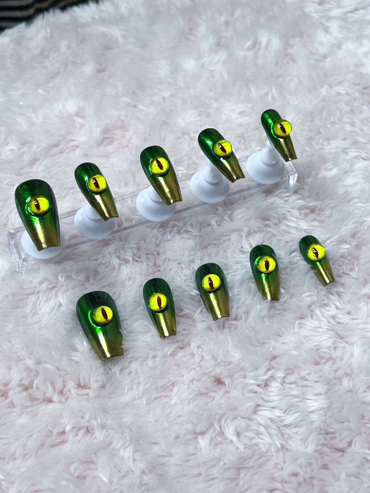 Nails Handmade press on nails 3D size XS Golden Green Dragon Eye