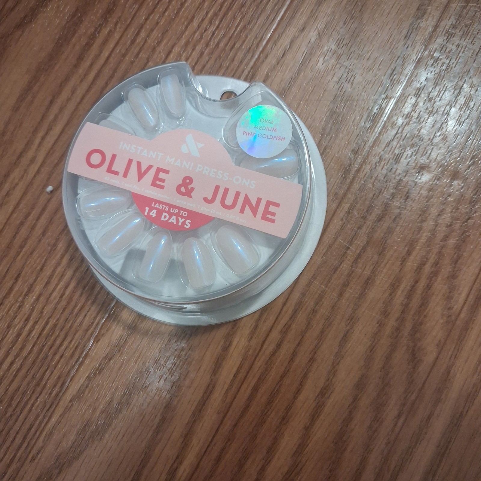 Olive & June Instant Mani Press-On Nails ~ 42PCS Oval Medium Pink Goldfish