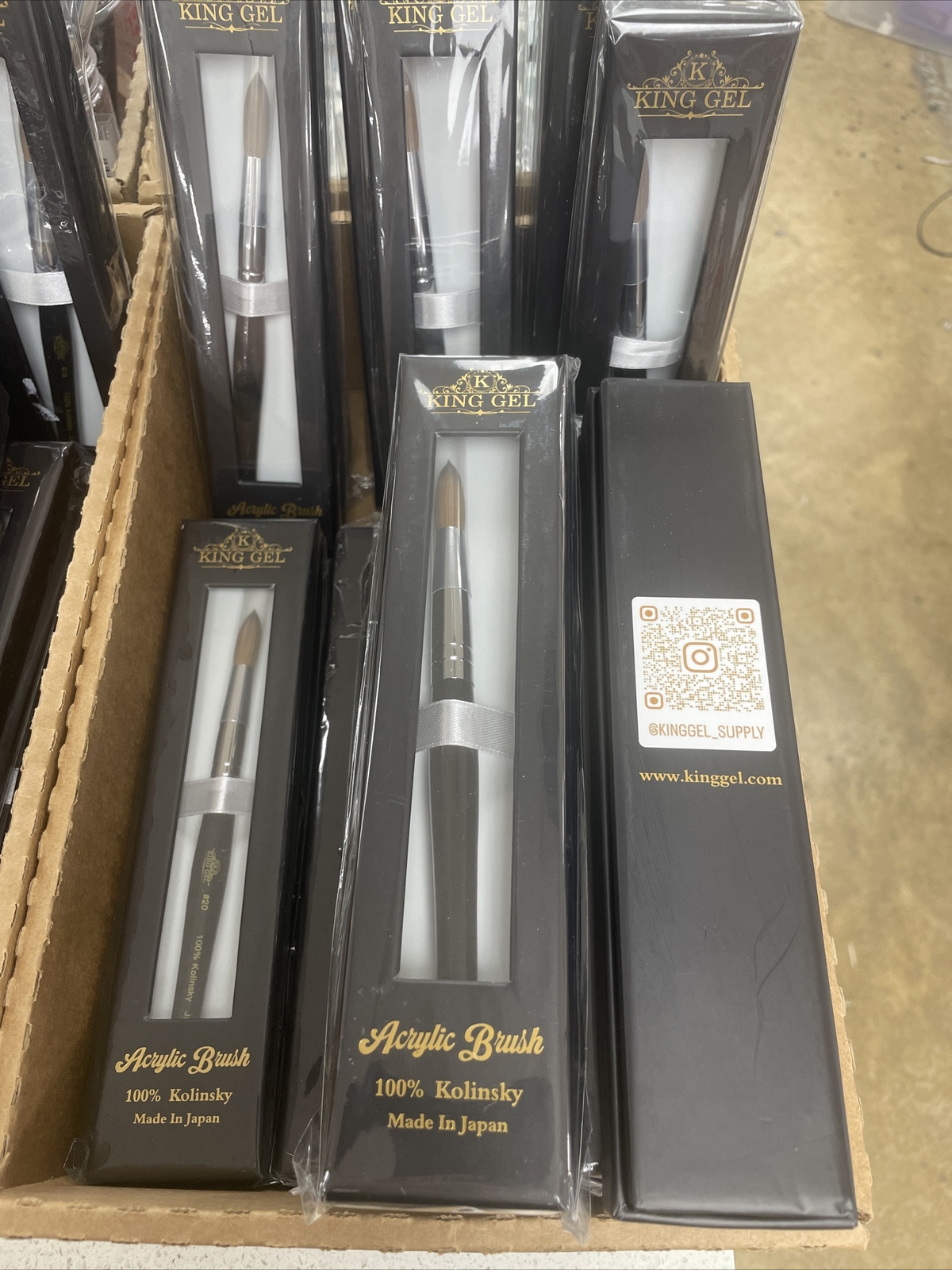 100% Kolinsky Acrylic Brush (Made In japan) Size #14
