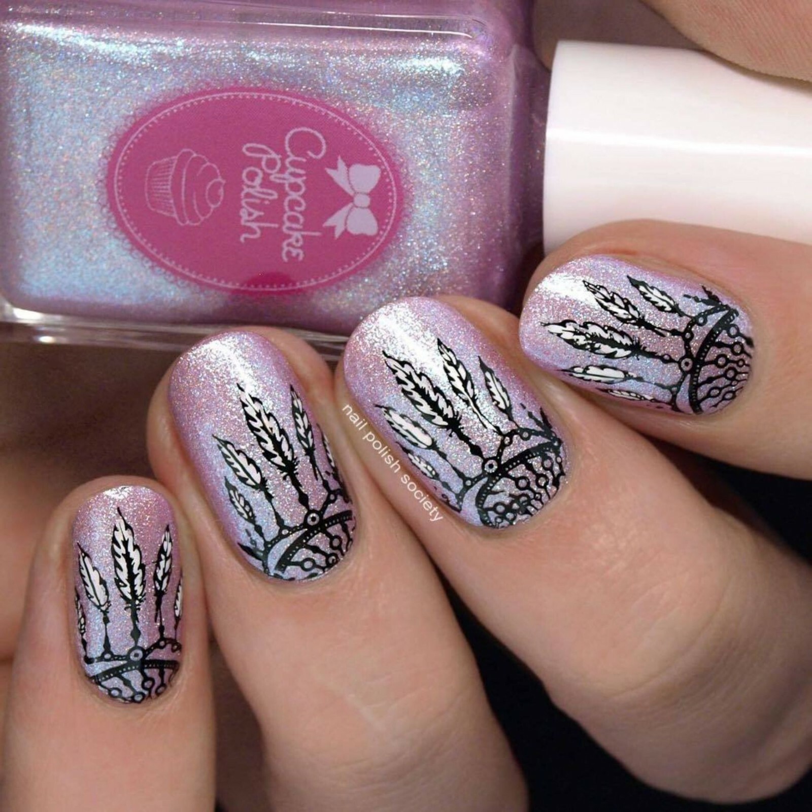 B042 Head in the Clouds Stamping Plate For Stamped Nail Art Design