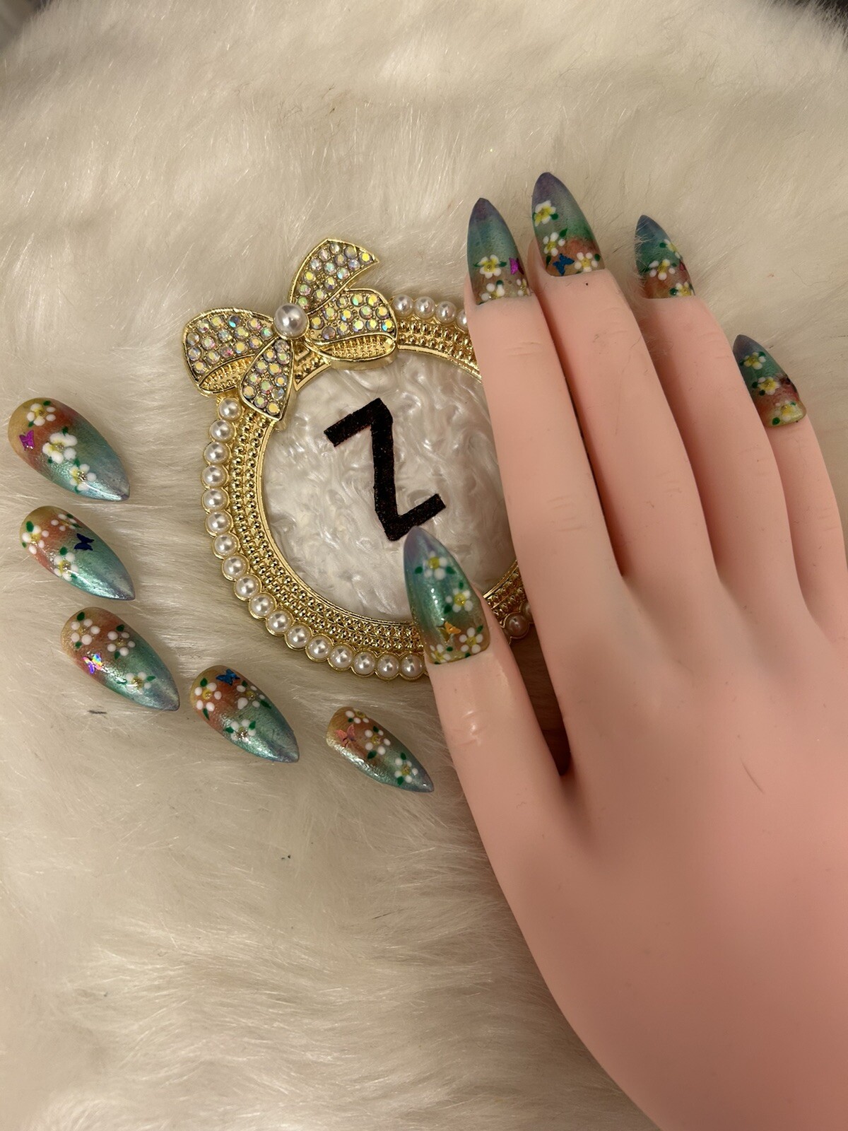 Z NAILZ! Gorgeous set of Handmade Custom Floral Ombre’ Stiletto Press On Nails