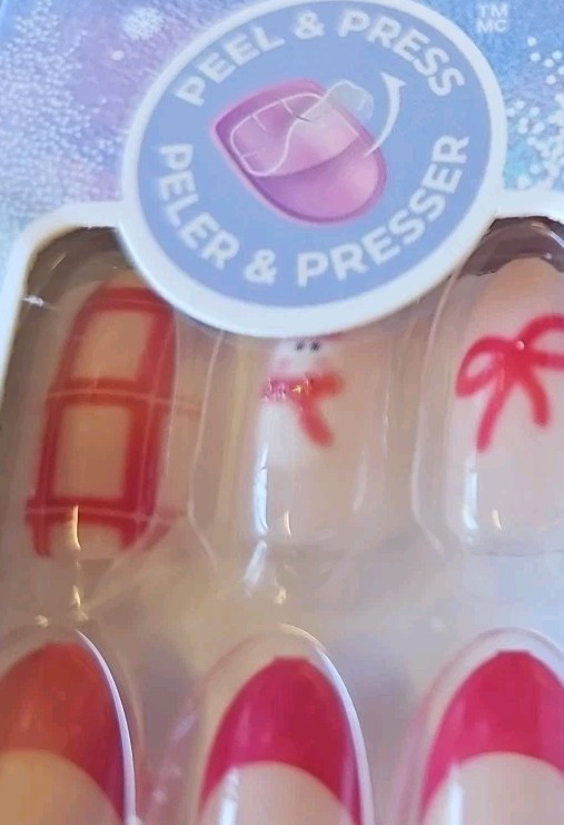 KISS imPRESS Peel & Press Mani, Medium Length, Trendy Bow Design, Yule Be Happy